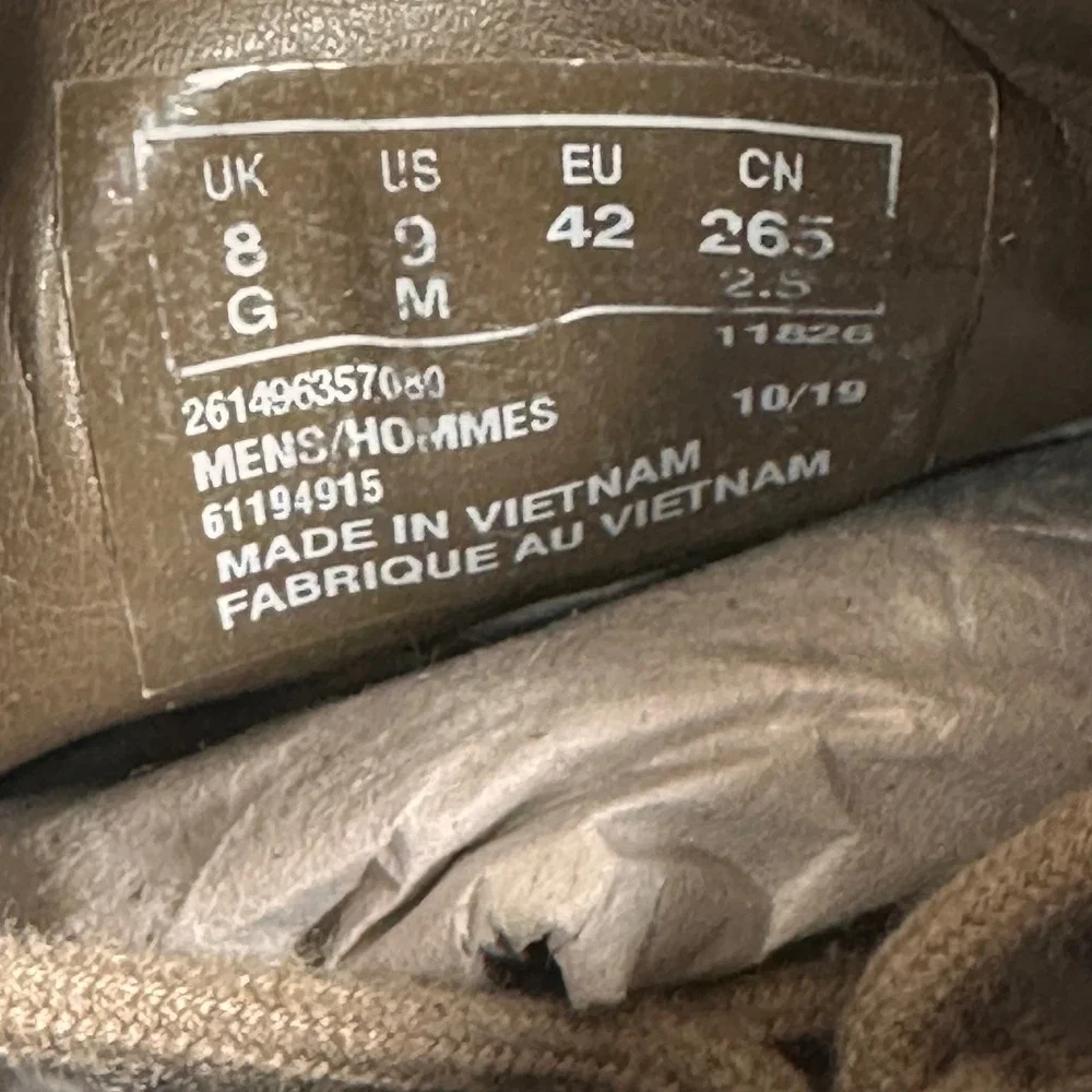 Clarks Suede Derby Shoes Mens 9 Tan Good Ultimate Comfort Lace Up 261496357080